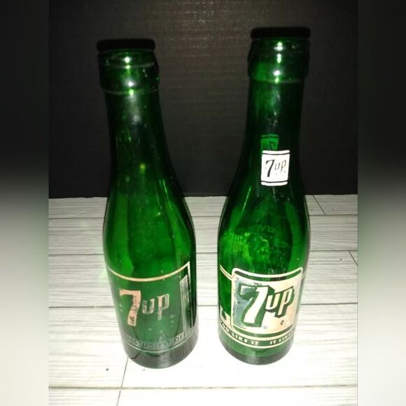 Vintage Soda Bottles Seven Up 7up & Squirt Set Of 3 Green Bottles 8'in Tall - Picture 5 of 9